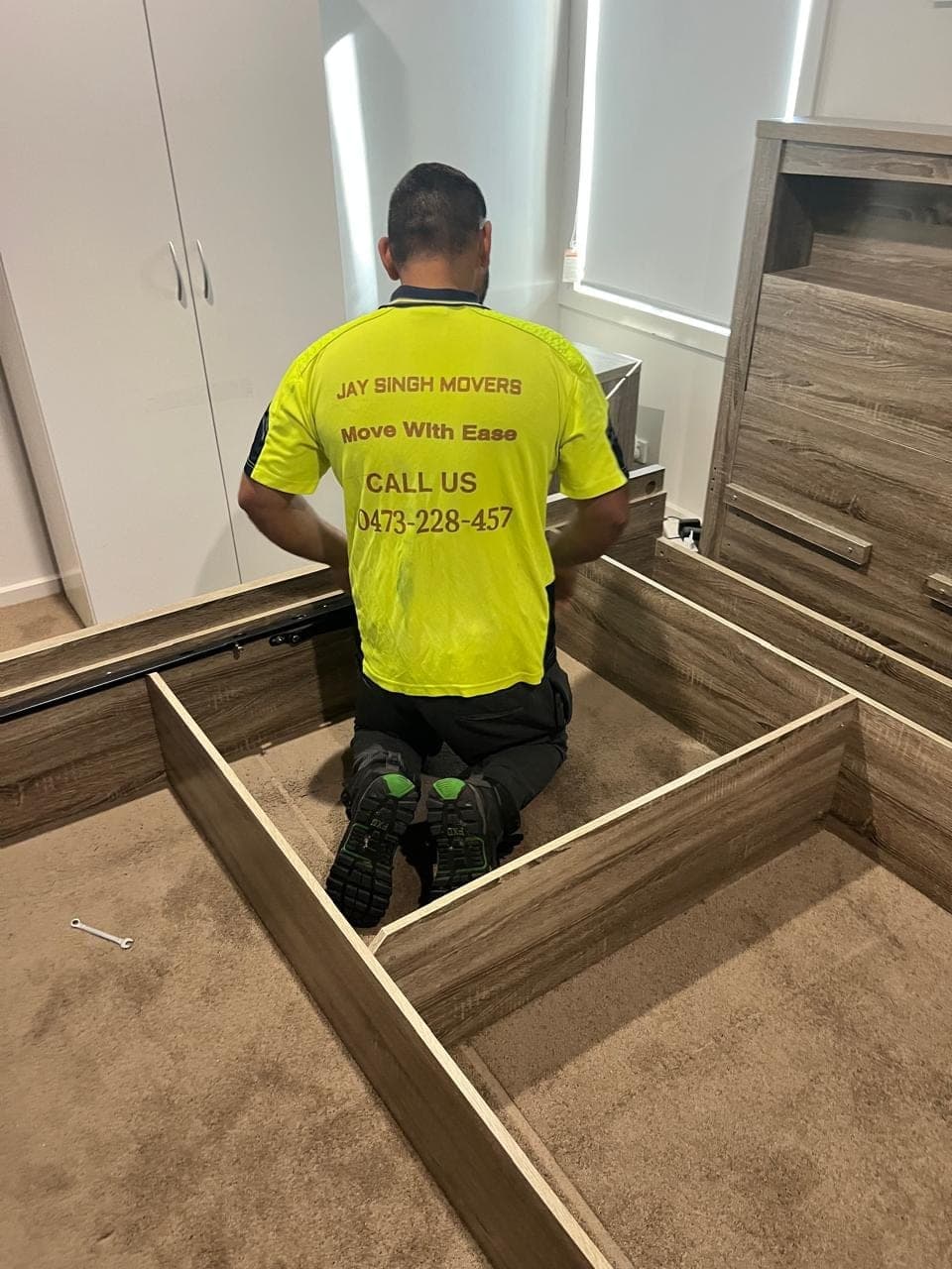 Jay Singh Movers team providing careful moving service